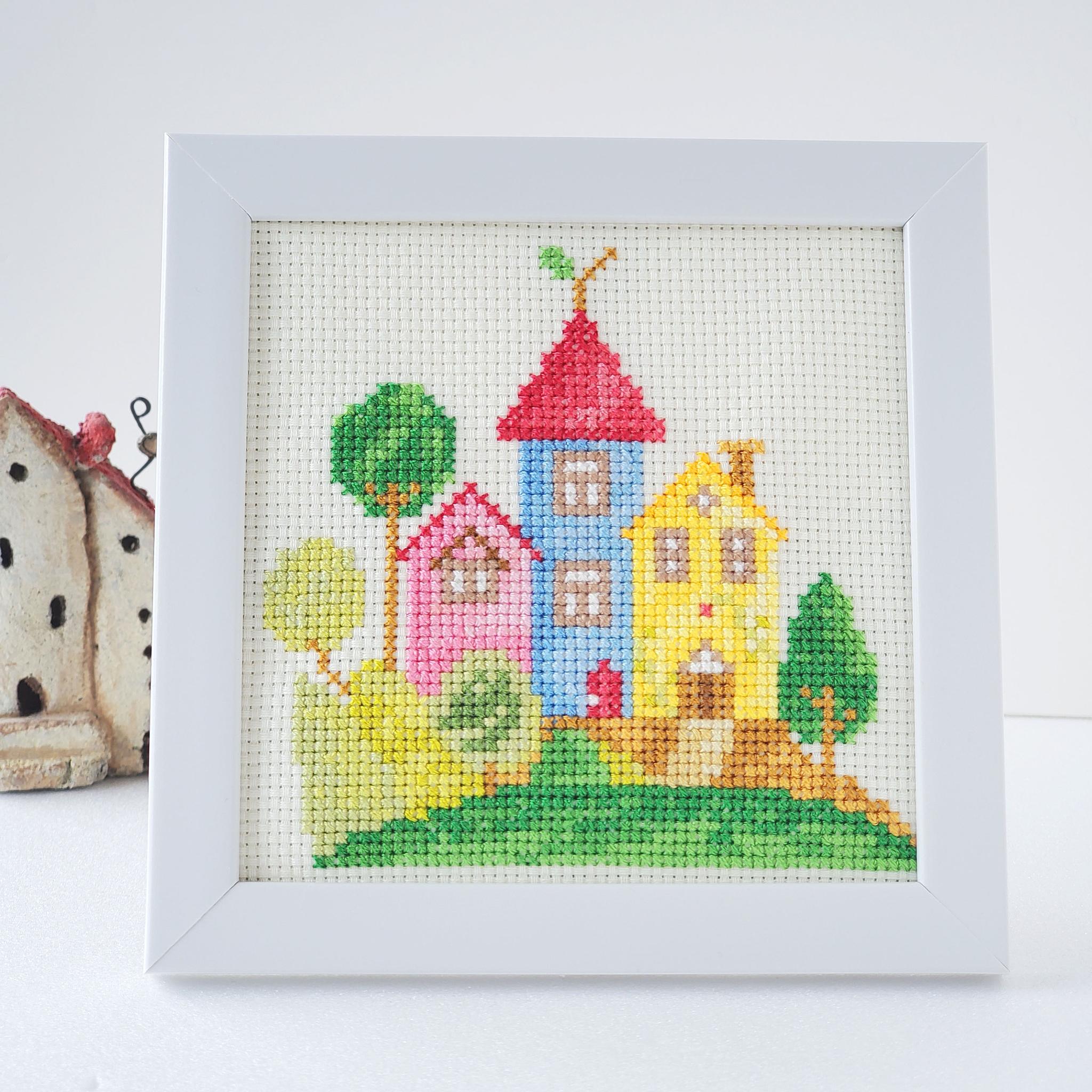 (刺繍キット販売)  絵本から飛び出した街並み クロスステッチ